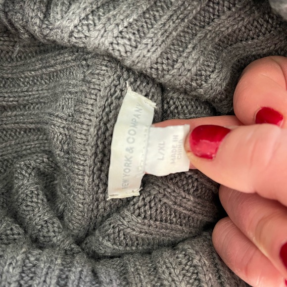 NY&Co. Poncho Sweater | L - Picture 6 of 6